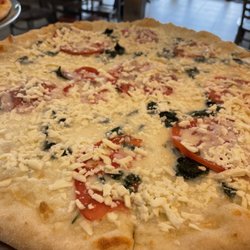 Doli’s NY Pizza Pasta & Bakery