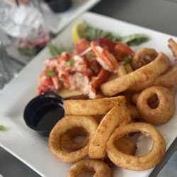 Fish Tale Grill by Merrick Seafood - Lobster roll & onion rings
