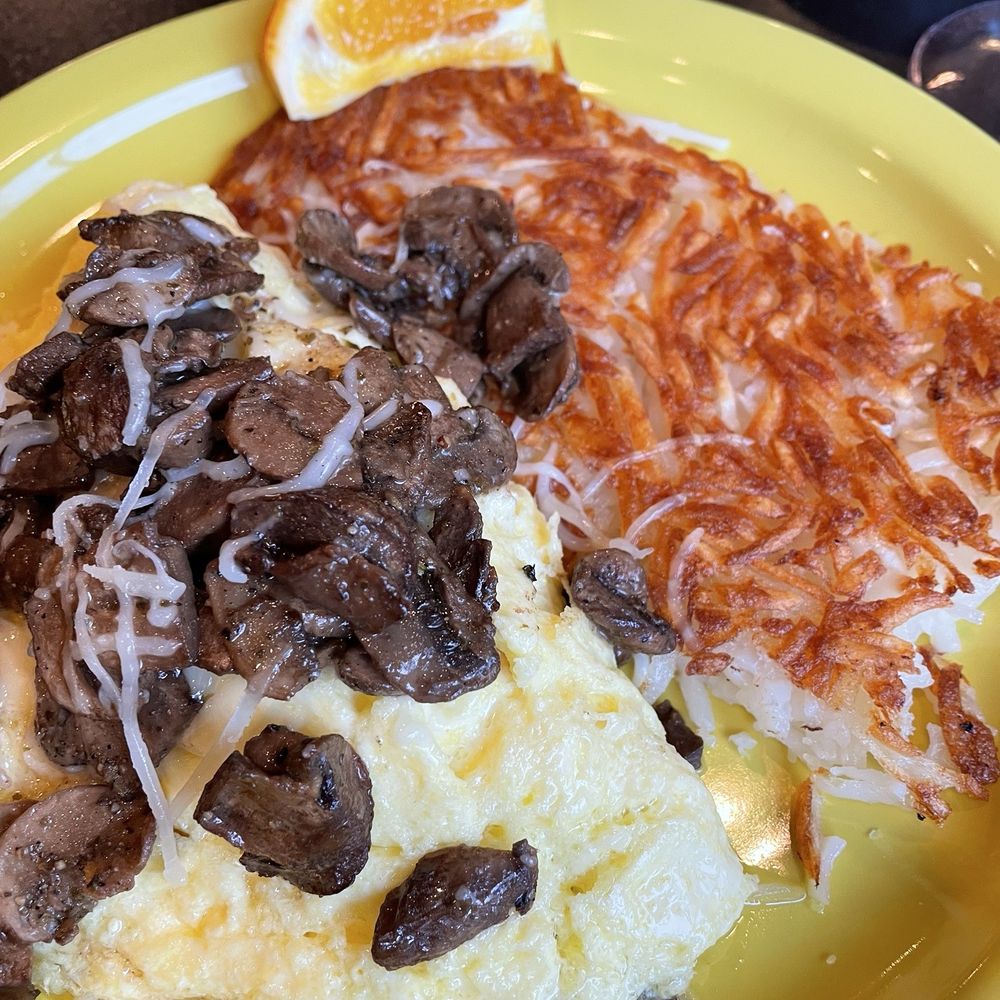 North Star Diner - Mushroom and Swiss Omelet - Bars Near Me - Seattle, Washington North Star Diner - Mushroom and Swiss Omelet - Bars Near Me - Seattle, Washington