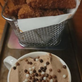 Aurora At The Celeste - Croissant Dough Beignet Bites - American Near Me - Orlando, Florida