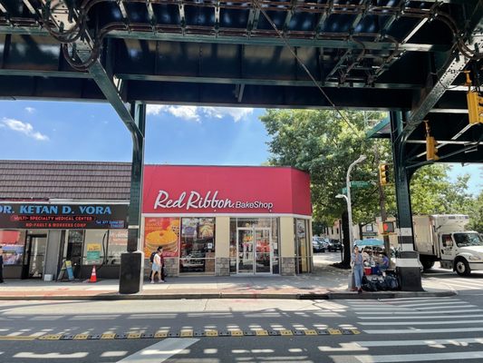 Red Ribbon Bakeshop by null