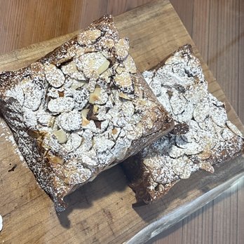 Catch 122 - Chef special almond croissant - Breakfast & Brunch Near Me - North Vancouver, British Columbia Catch 122 - Chef special almond croissant - Breakfast & Brunch Near Me - North Vancouver, British Columbia