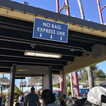 Six Flags Discovery Kingdom - Amusement Parks Near Me - Vallejo, California