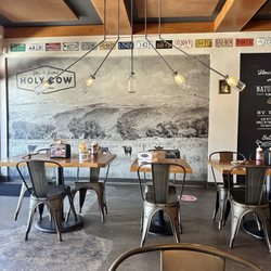 Holy Cow BBQ - Santa Monica - Love the vibe in here always clean, always impeccable
