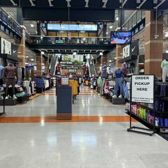 DICK'S Sporting Goods - Sports Wear Near Me - Gilbert, Arizona DICK'S Sporting Goods - Sports Wear Near Me - Gilbert, Arizona