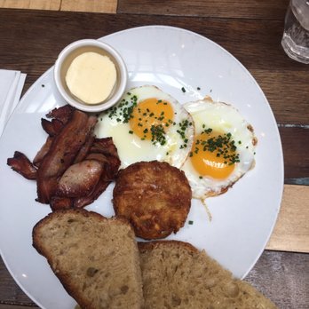 Holybelly 19 - Eggs with toast, hash browns and bacon. - Breakfast & Brunch Near Me - Paris, 75 Holybelly 19 - Eggs with toast, hash browns and bacon. - Breakfast & Brunch Near Me - Paris, 75