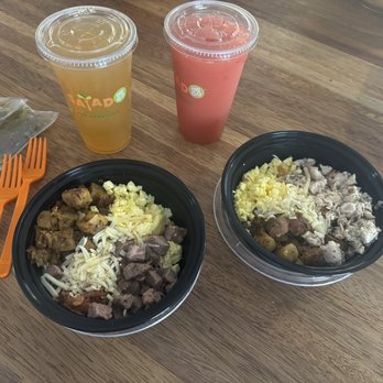 Salad and Go - Traditional breakfast bowels with steak, chicken, and green salsa. Green Mango Tea and Frozen Strawberry Lemonade. - Salad Near Me - Las Vegas, Nevada Salad and Go - Traditional breakfast bowels with steak, chicken, and green salsa. Green Mango Tea and Frozen Strawberry Lemonade. - Salad Near Me - Las Vegas, Nevada