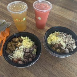 Traditional breakfast bowels with steak, chicken, and green salsa. Green Mango Tea and Frozen Strawberry Lemonade.