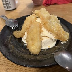 Fried banana and ice cream dessert. Yum!!