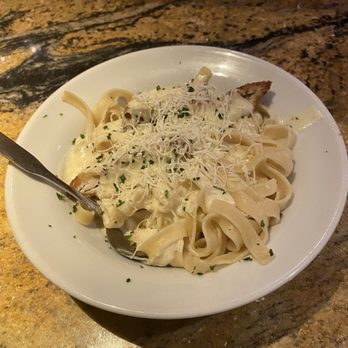Olive Garden Italian Restaurant - Fettuccine Alfredo - Italian Near Me - Carson, California