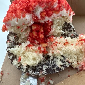 Sprinkles San Ramon - Inside of the hot Cheetos cupcakes - Bakeries Near Me - San Ramon, California