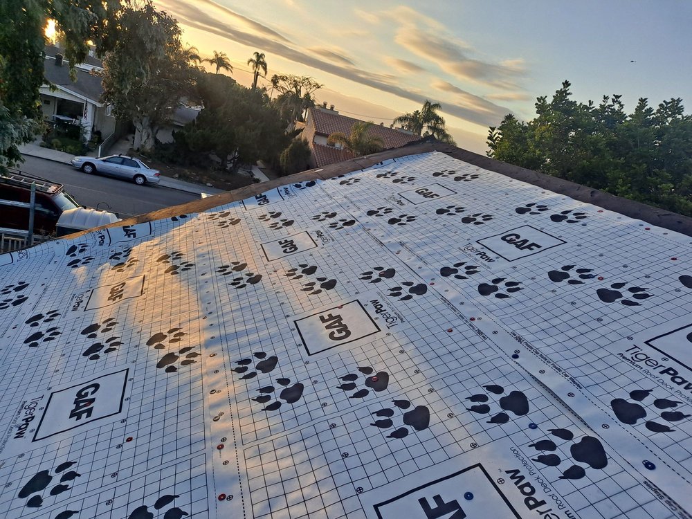 Slide of Alfaros and Son Roofing