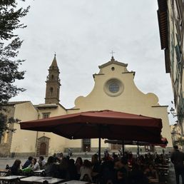 Sitting area by the piazza Sitting area by the piazza