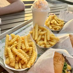 Shake Shack Virginia Beach