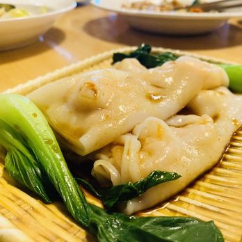 Mama Chang - Shrimp rice crepes served with bok choy - Chinese Near Me - Fairfax, Virginia