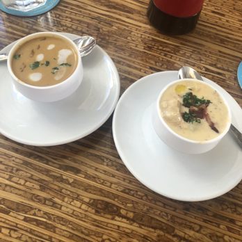 Honu Oceanside - Curry and Chowder soup samples - Seafood Near Me - Lahaina, Hawaii