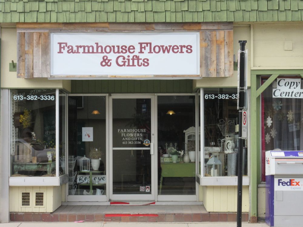 FARMHOUSE FLOWERS Florists 192 King St E, Gananoque, ON Phone