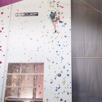 Vertic-Halle - Autobelay wall - Rock Climbing Near Me - Saxon, VS