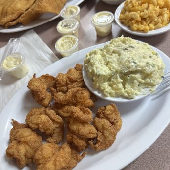 Crockett's Fish Fry - Shrimp dinner comes with 8 large shrimp and two sides, really good portion - Seafood Near Me - Montclair, New Jersey
