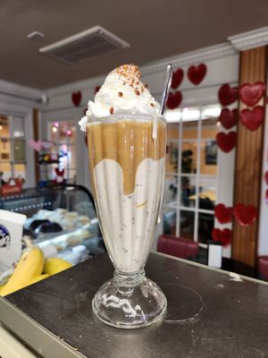 Lynn's Table by null