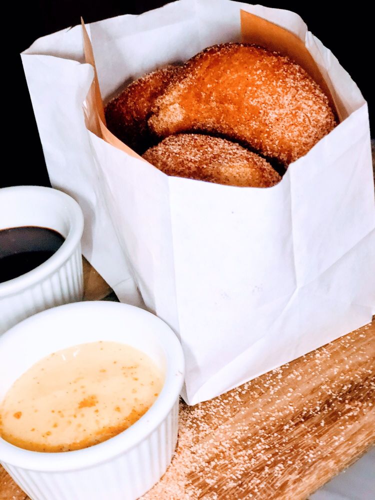 HENDRICK’S TAVERN 381 Photos & 380 Reviews Bars 1305 Old Northern