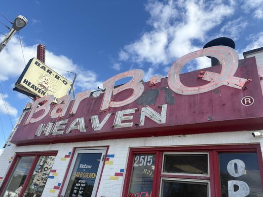 Bar-B-Q Heaven by null