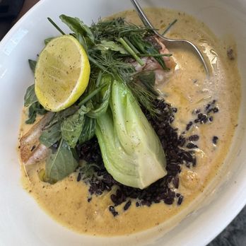 Great White - Salmon Curry - American Near Me - Manhattan Beach, California Great White - Salmon Curry - American Near Me - Manhattan Beach, California