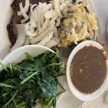 Luckys Cafe - Liver & onions, mashed potatoes, brown gravy, and Sautéed Spinach - American Near Me - Dallas, Texas