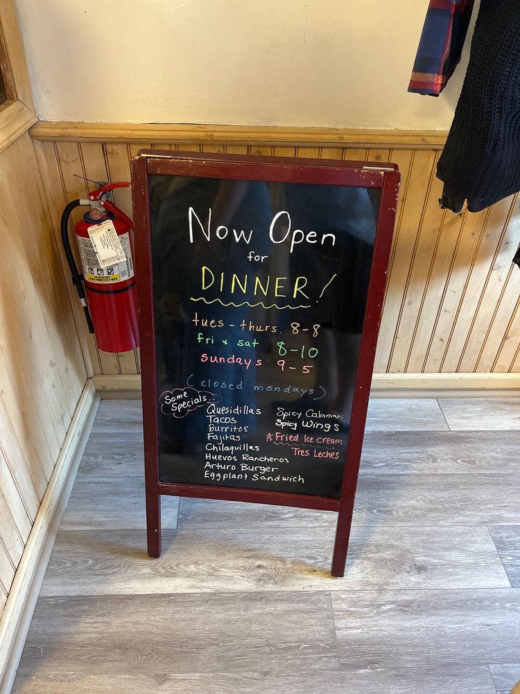 ATLANTIC HIGHLANDS TOWN DINER 77 First Ave, Atlantic Highlands, New