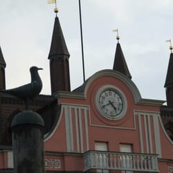 Rathaus - Die Möwe schaut sich genau an, was die Bürgeschaft wieder ausheckt...