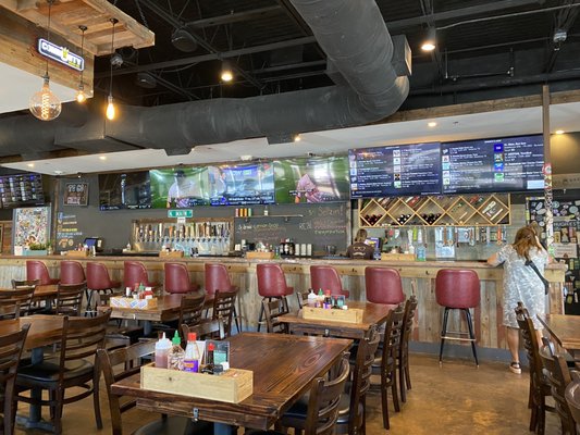 Hughie's Tavern & Grill by null