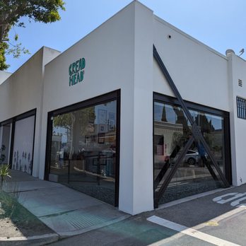 Bread Head - Outside, Montana Street is a very high-end avenue,... I get why the prices are so high, but at least pack in some value to the sandwiches - Sandwiches Near Me - Santa Monica, California