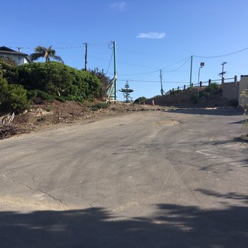 Elks Lodge San Pedro - This is a second or accessory driveway on the loop.  Was there fire here? - Community Service/Non-Profit Near Me - San Pedro, California