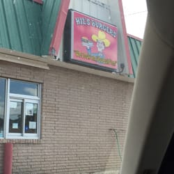 Hil's Burgers - Sign & drive up window