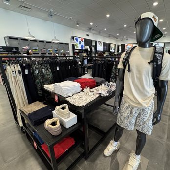 Foot Locker - Shoe Stores Near Me - Orlando, Florida Foot Locker - Shoe Stores Near Me - Orlando, Florida