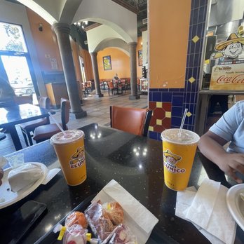 Tacos El Unico - Drinks are pretty good self served - Mexican Near Me - Los Angeles, California