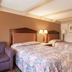 Knights Inn Greensburg - Guest room