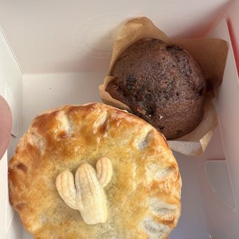 The Pie Mamas - Apple berry pie & chocolate muffin - Desserts Near Me - Fresno, California The Pie Mamas - Apple berry pie & chocolate muffin - Desserts Near Me - Fresno, California