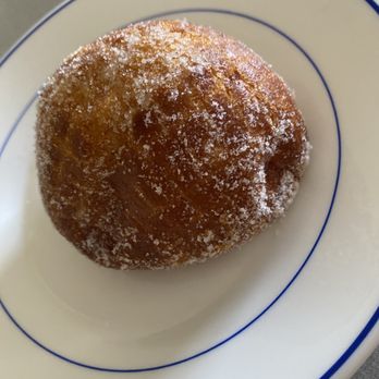 Leonard's Bakery - Bakeries Near Me - Honolulu, Hawaii