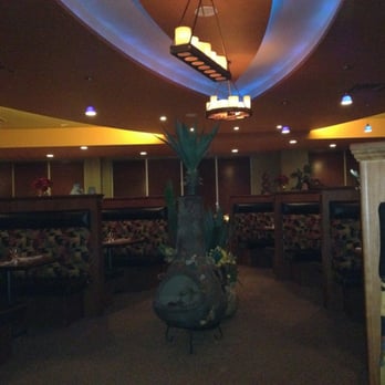 Deerfoot Inn & Casino - Dining area - Hotels Near Me - Calgary, Alberta Deerfoot Inn & Casino - Dining area - Hotels Near Me - Calgary, Alberta