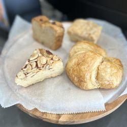 Kizbee's Kitchen - The Almond Cake