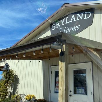 Skyland Farms - Front of farm store - Farmers Market Near Me - Greer, South Carolina Skyland Farms - Front of farm store - Farmers Market Near Me - Greer, South Carolina