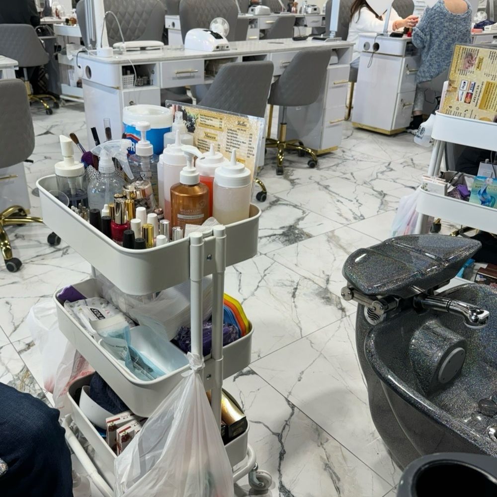 Nails On Neil - Workstations - Nail Salons Near Me - Columbus, Ohio Nails On Neil - Workstations - Nail Salons Near Me - Columbus, Ohio