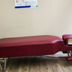 Parehjan & Vartzar Chiropractic - One of the patient rooms