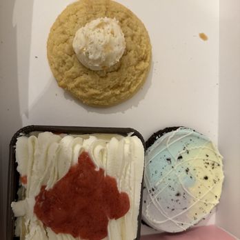 Crumbl - Salinas - Cookies! - Bakeries Near Me - Salinas, California Crumbl - Salinas - Cookies! - Bakeries Near Me - Salinas, California