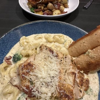 402 eat + drink - Chicken tortellini, Glazed Salmon. - American Near Me - Omaha, Nebraska
