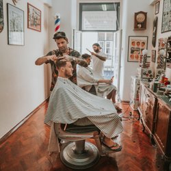 Barbearia O Corvo
