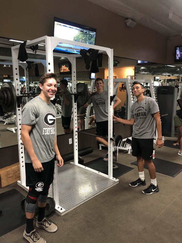 KING’S FITNESS Updated October 2024 22 Photos & 27 Reviews 917 E