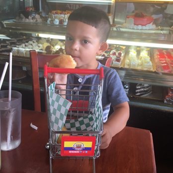 Mi Querida Colombia - Look at how they serve the bread - Colombian Near Me - Ocoee, Florida Mi Querida Colombia - Look at how they serve the bread - Colombian Near Me - Ocoee, Florida