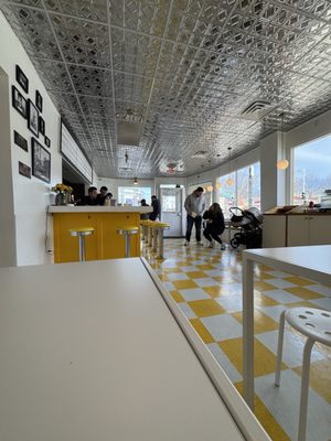 Yeanie's Burgers and Social by null